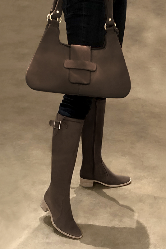 Chocolate brown women's knee-high boots with buckles. Round toe. Low leather soles. Made to measure. Worn view - Florence KOOIJMAN